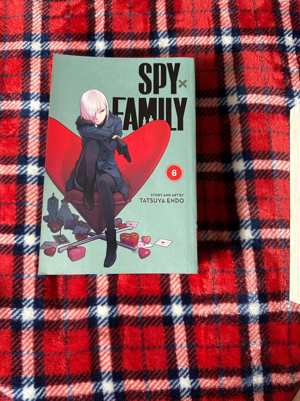 SPY x FAMILY Vol. 6 Manga - Mint Cover with Red Accent